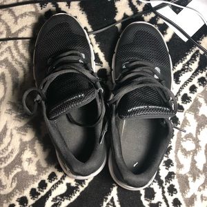 Under amour shoes 10.5 men’s excellent condition